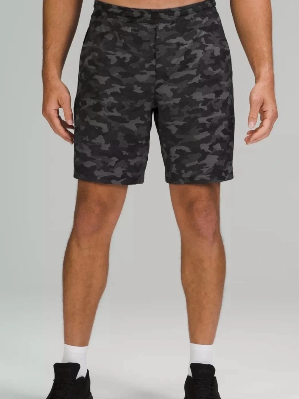 Lululemon Mens pace breaker 9” lined shorts men’s medium variegated mesh camo